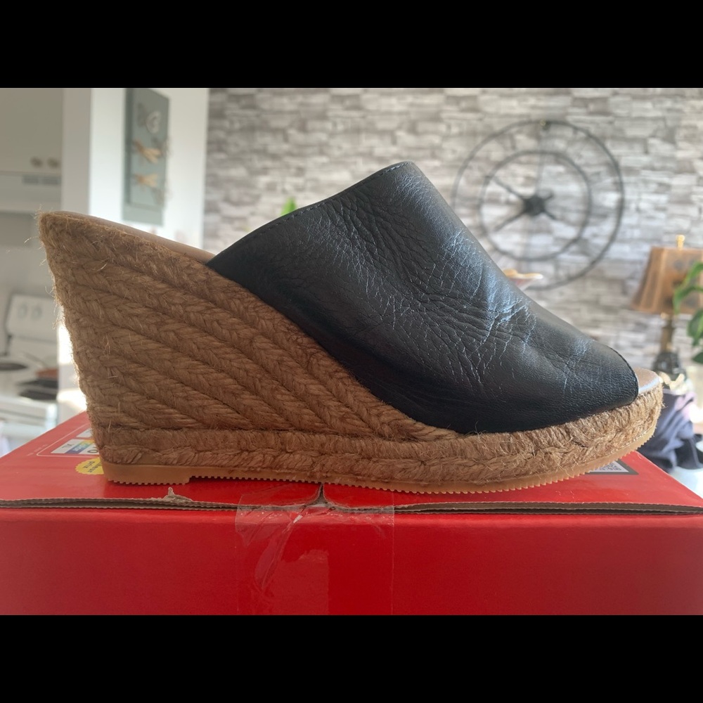 Size 6 BNIB ATELIERS REAL BLACK LEATHER SANDALS new still in box reg 128+ tax 💯